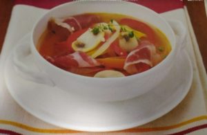 デトックススープ　レシピ　地中海式スープ　地中海式ダイエット　パプリカ　ガーリックスープ　スペイン　料理　作り方　痩せるスープ　痩せる　食事　カロリー　効果　人気　作り方　ダイエット　代謝　促進　具材　便秘解消　置き換え